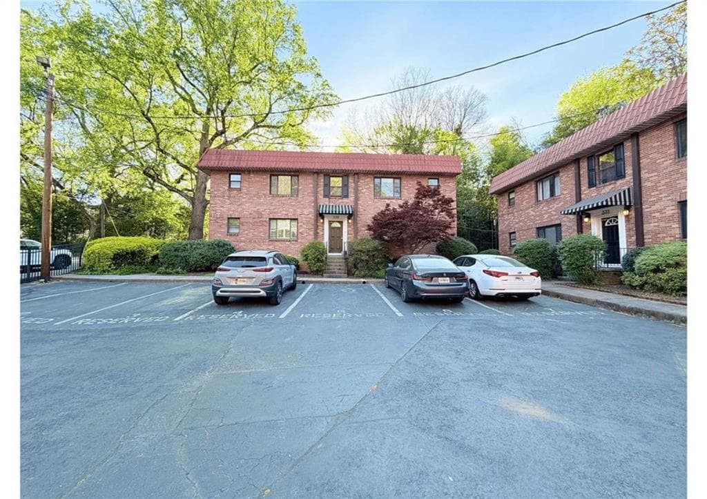 1 bedroom, 1 bathroom, 435 sq ft condominium sold at 335 3rd Street 4, Atlanta, GA 30308