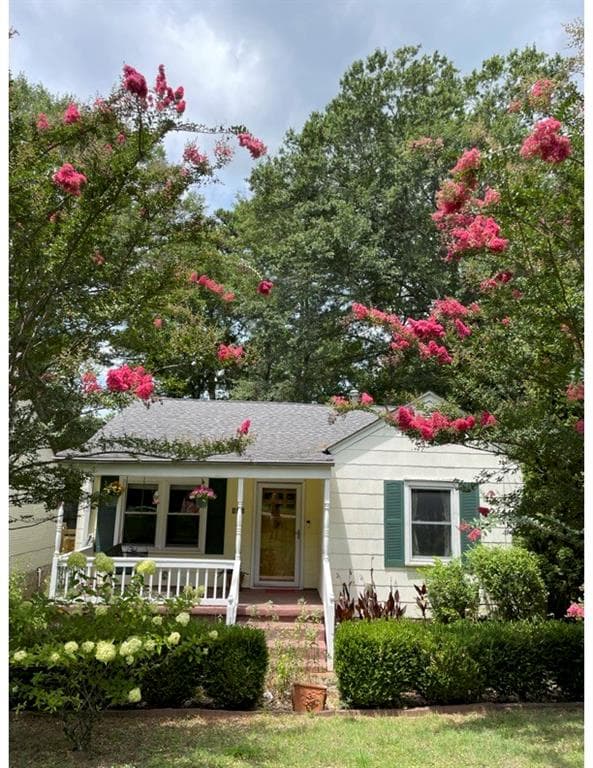 2 bedroom, 1 bathroom, 931 sq ft single family residence sold at 545 Quillian Avenue, Decatur, GA 30032
