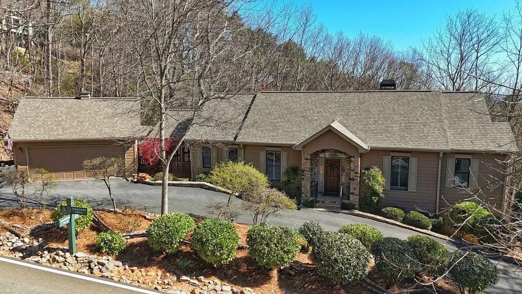 3 bedroom, 3 bathroom, 3,102 sq ft single family residence for sale at 628 Cherokee Trail, Jasper, GA 30153 — photo 1 of 61