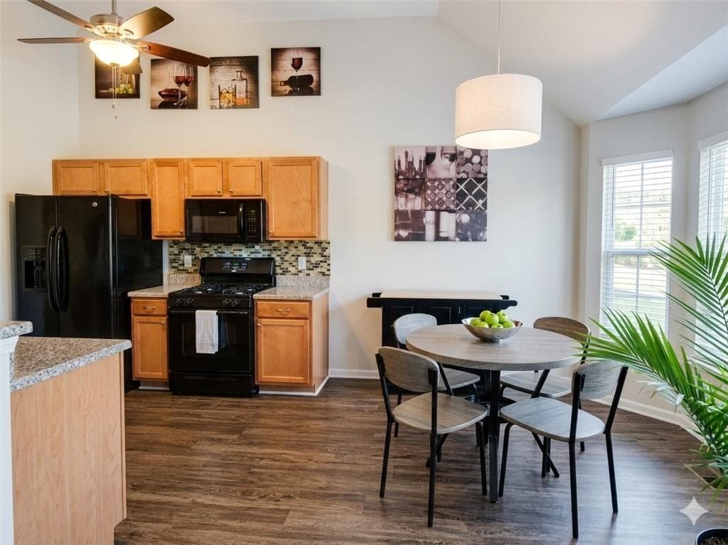 5 bedroom, 4 bathroom, 2,804 sq ft single family residence for rent at 3155 Hunting Creek Pass, Douglasville, GA 30135 for $2,200 a month — photo 4
