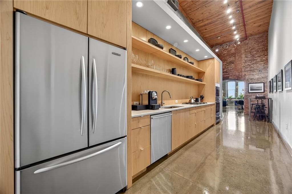 1 bedroom, 1 bathroom, 1,453 sq ft condominium for sale at 170 Boulevard H523, Atlanta, GA 30312 — photo 3