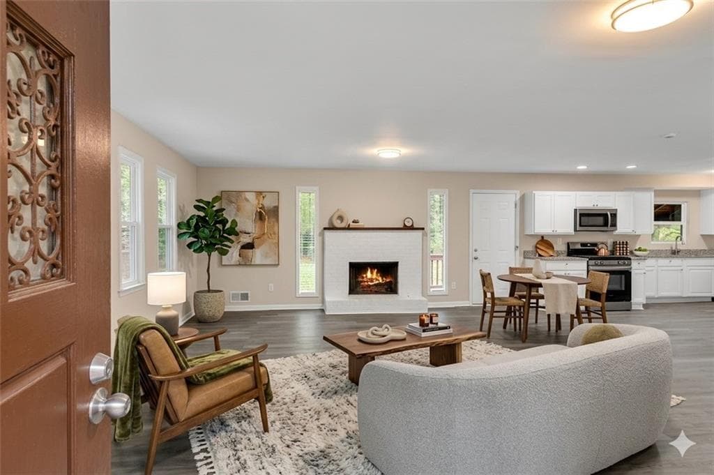 3 bedroom, 2 bathroom, 1,614 sq ft single family residence for sale at 5521 E Wind Drive, Lilburn, GA 30047 — photo 6