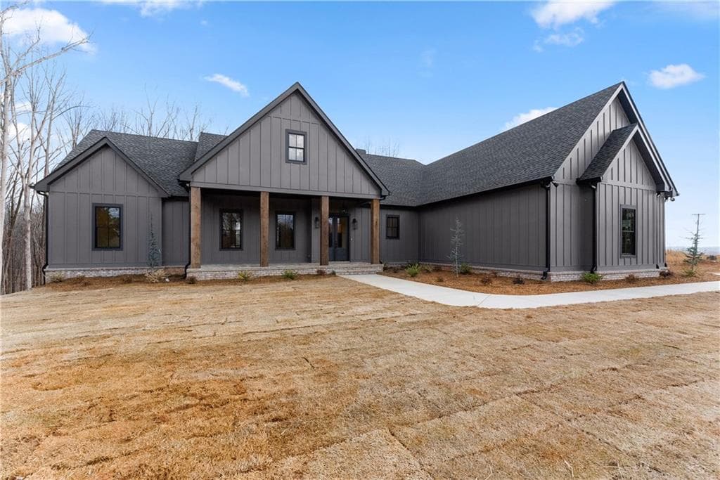 4 bedroom, 3 bathroom, 4,323 sq ft single family residence for rent at 3255 Tanners Mill Road, Gainesville, GA 30507 for $4,500 a month — photo 4