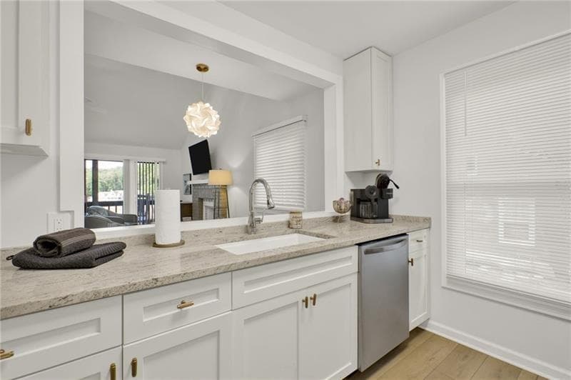 2 bedroom, 2 bathroom, 1,152 sq ft single family residence for sale at 137 NARROWS Loop, Waleska, GA 30183 — photo 6