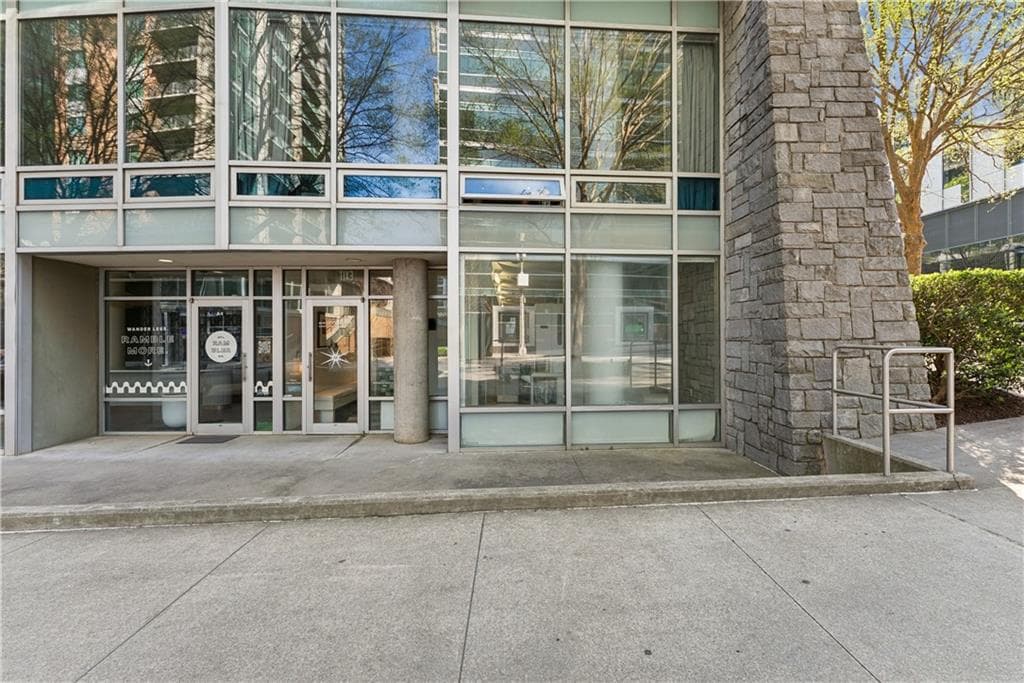 1 bedroom, 2 bathroom, 2,050 sq ft condominium under contract at 845 Spring Street B, Atlanta, GA 30308 — photo 2