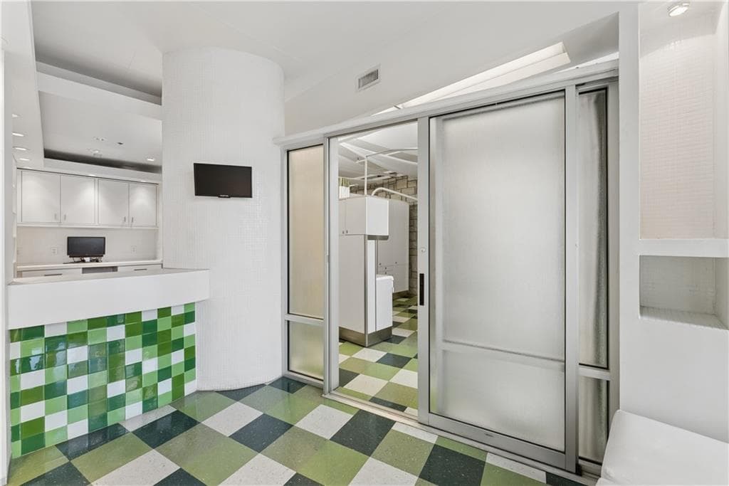 1 bedroom, 2 bathroom, 2,050 sq ft condominium under contract at 845 Spring Street B, Atlanta, GA 30308 — photo 6