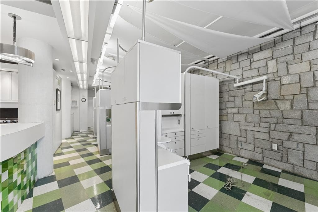 1 bedroom, 2 bathroom, 2,050 sq ft condominium under contract at 845 Spring Street B, Atlanta, GA 30308 — photo 9