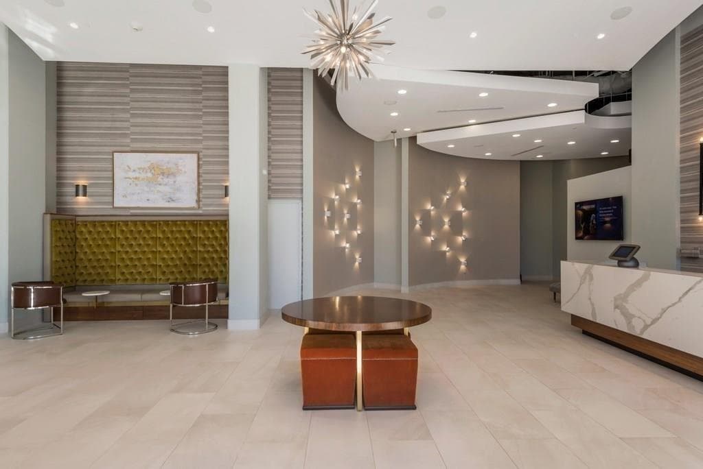 1 bedroom, 1 bathroom, 790 sq ft condominium for sale at 250 Pharr Road 804, Atlanta, GA 30305 — photo 8
