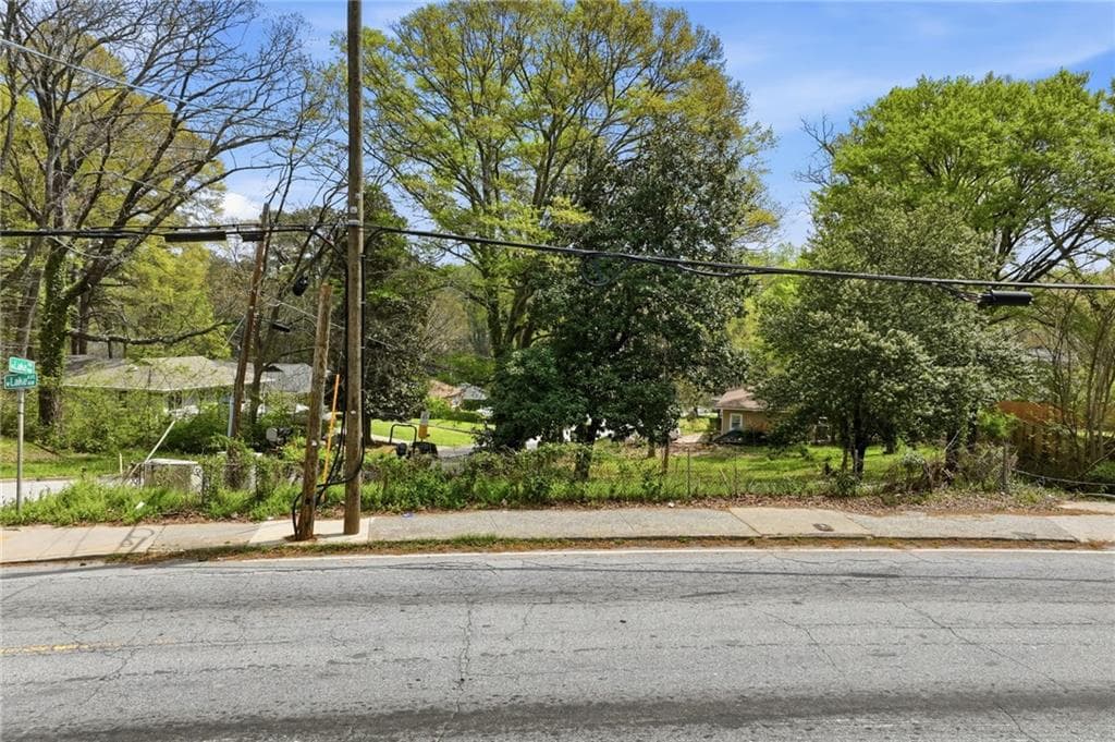 single family residence under contract at 263 W Lake Avenue, Atlanta, GA 30314 — photo 5