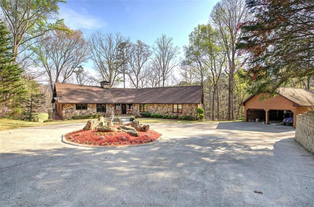 3 bedroom, 3 bathroom, 3,514 sq ft single family residence for sale at 75 Star Wars Path, Dallas, GA 30132 — photo 3
