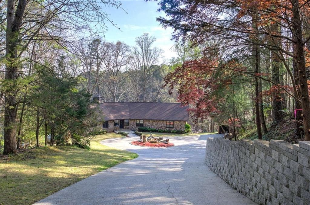 3 bedroom, 3 bathroom, 3,514 sq ft single family residence for sale at 75 Star Wars Path, Dallas, GA 30132 — photo 5