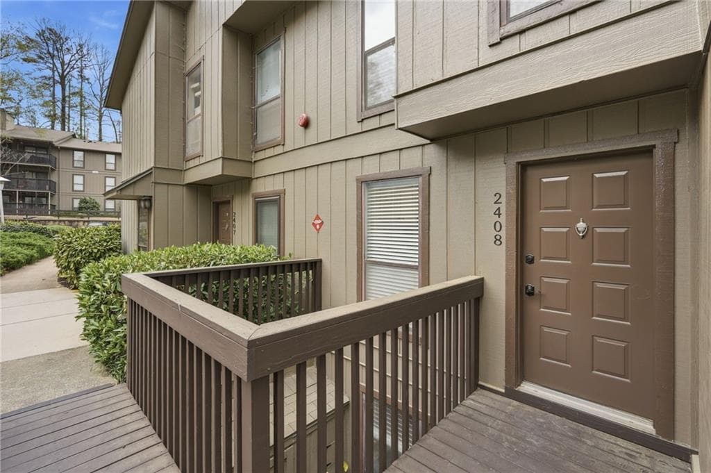 2 bedroom, 1 bathroom, 1,109 sq ft condominium under contract at 2408 Cumberland Court 2408, Smyrna, GA 30080 — photo 7