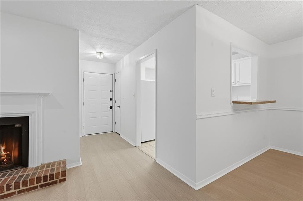2 bedroom, 1 bathroom, 1,109 sq ft condominium under contract at 2408 Cumberland Court 2408, Smyrna, GA 30080 — photo 9