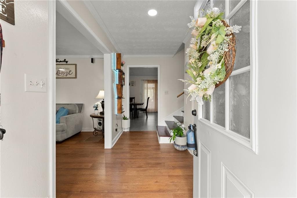 5 bedroom, 3 bathroom, 2,634 sq ft single family residence under contract at 4548 Holiday Heights Drive, Oakwood, GA 30566 — photo 2