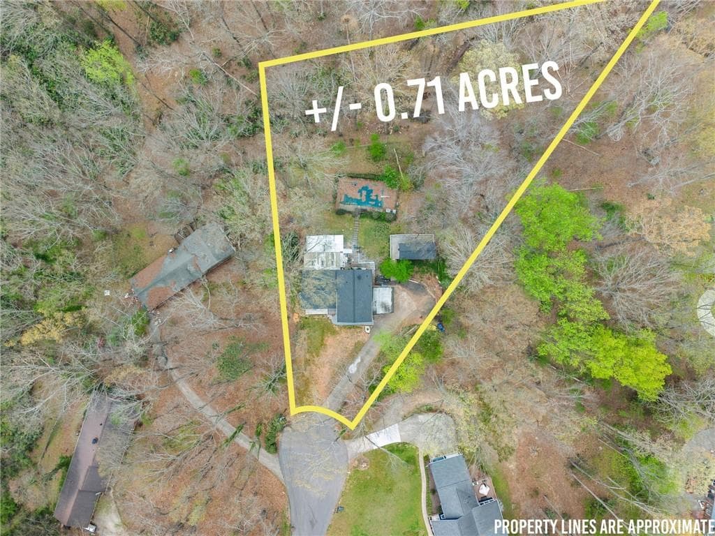 5 bedroom, 3 bathroom, 2,634 sq ft single family residence under contract at 4548 Holiday Heights Drive, Oakwood, GA 30566 — photo 7