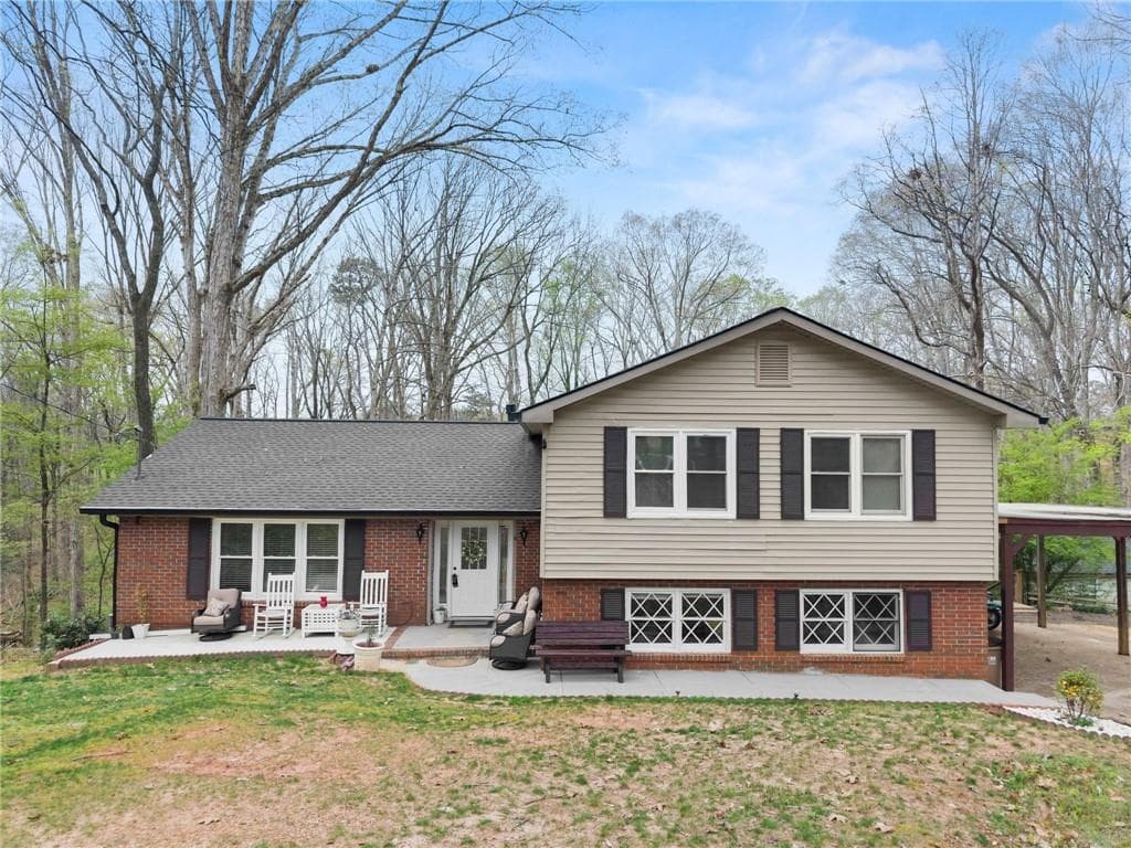 5 bedroom, 3 bathroom, 2,634 sq ft single family residence under contract at 4548 Holiday Heights Drive, Oakwood, GA 30566 — photo 8