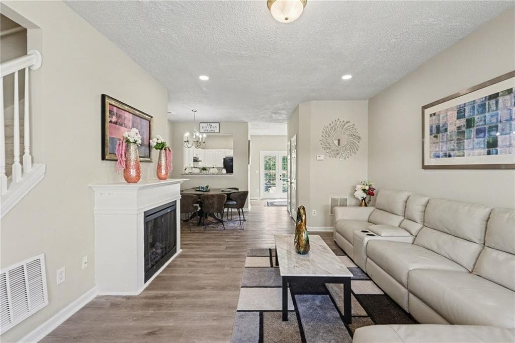 3 bedroom, 3 bathroom, 1,224 sq ft condominium under contract at 3604 Ginnis Road 6, Atlanta, GA 30331 — photo 8