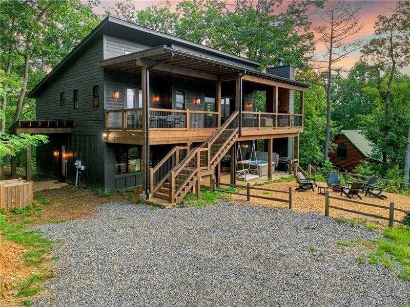 4 bedroom, 5 bathroom, 2,676 sq ft single family residence for sale at 351 S Dream Catcher, Blue Ridge, GA 30513 — photo 1 of 52