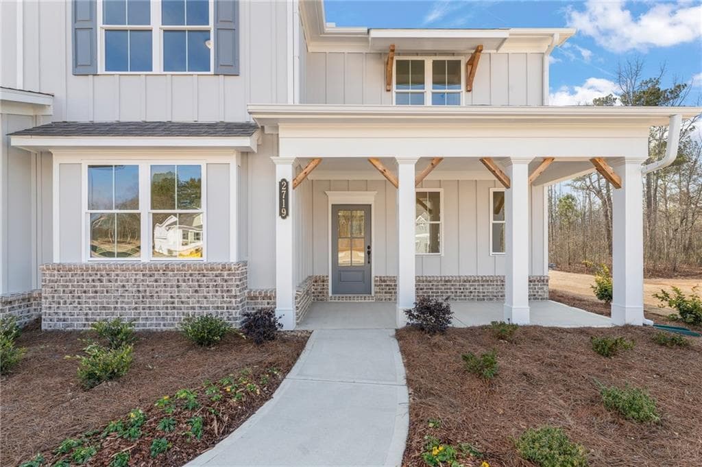 5 bedroom, 5 bathroom, 3,589 sq ft single family residence under contract at 217 Evie Lane, Canton, GA 30015 — photo 2
