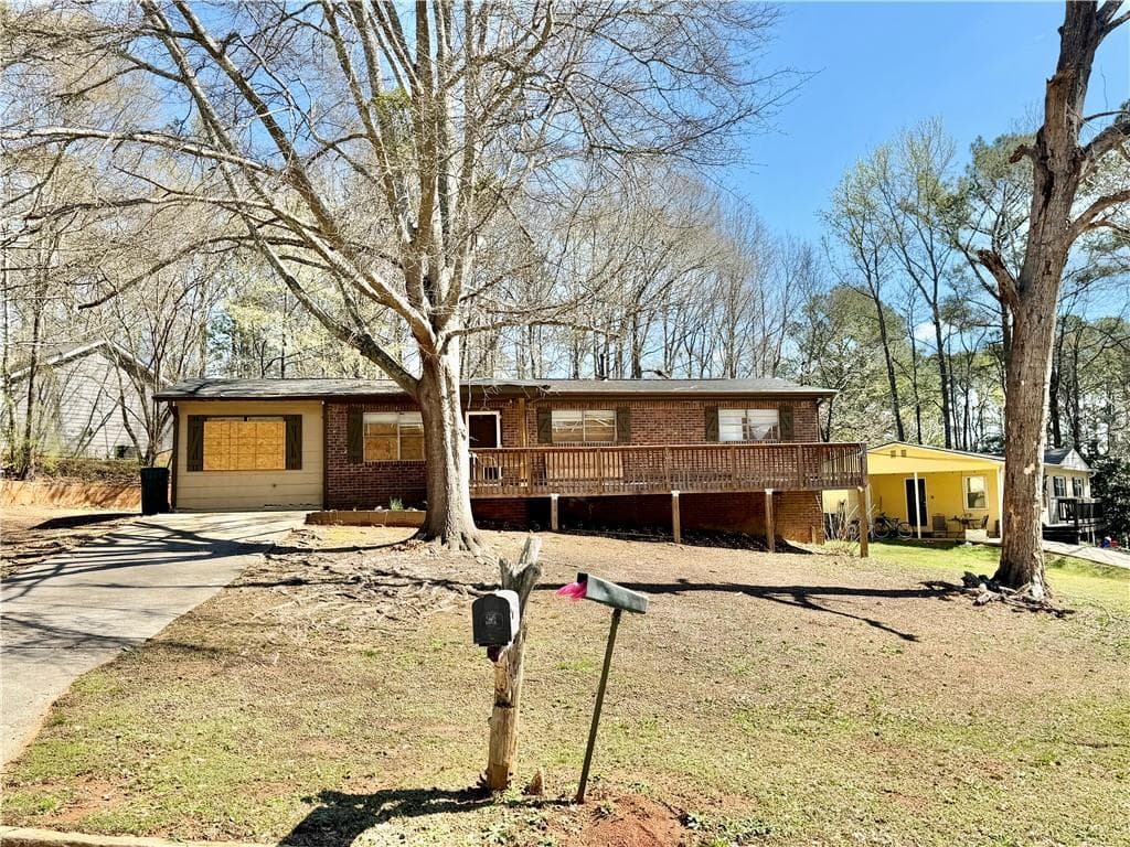 3 bedroom, 1 bathroom, 1,449 sq ft single family residence sold at 10121 Morris Drive, Covington, GA 30014