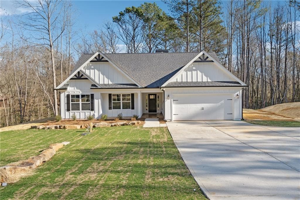 3 bedroom, 2 bathroom, 1,800 sq ft single family residence under contract at 7407 Highway 136 West, Talking Rock, GA 30175 — photo 3