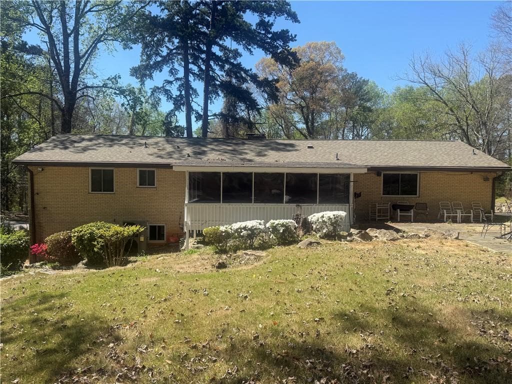 3 bedroom, 3 bathroom, 1,737 sq ft single family residence under contract at 3560 Ale Circle, Atlanta, GA 30344 — photo 2