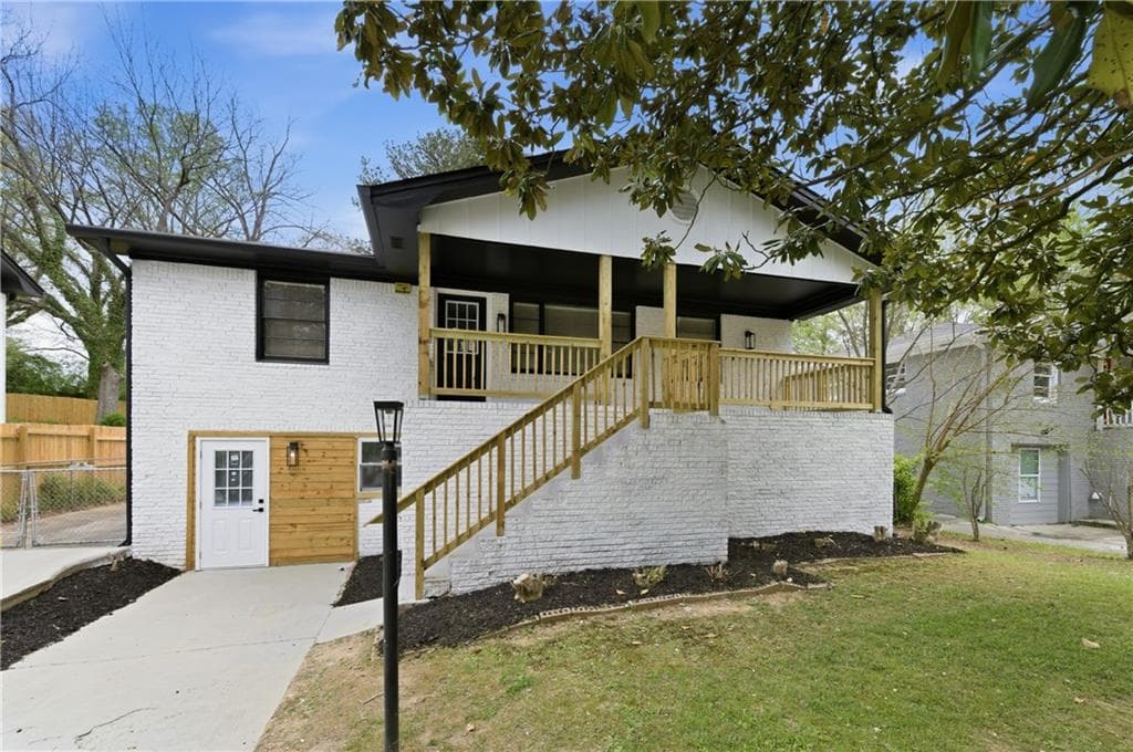 4 bedroom, 3 bathroom, 2,066 sq ft single family residence sold at 625 Church Street, Atlanta, GA 30318