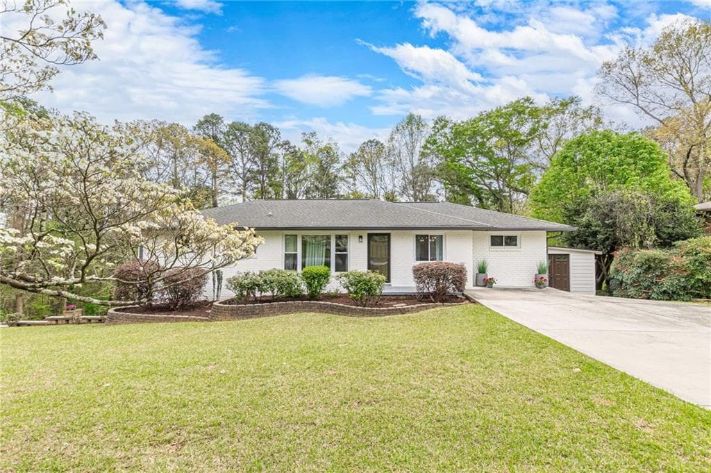 3 bedroom, 3 bathroom, 1,538 sq ft single family residence for sale at 2396 Elmwood Circle, Smyrna, GA 30080 — photo 2