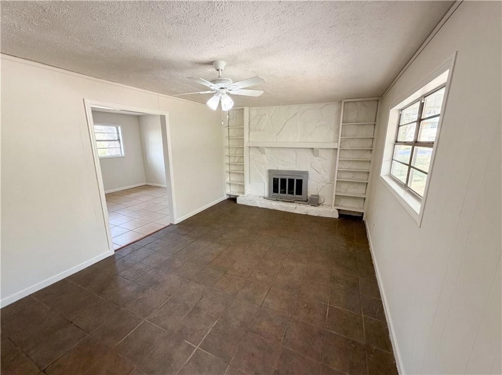 3 bedroom, 2 bathroom, 1,884 sq ft single family residence under contract at 2405 Eric Lane, Douglasville, GA 30135 — photo 3