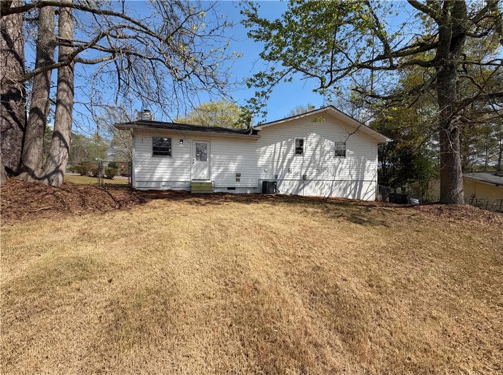 3 bedroom, 2 bathroom, 1,884 sq ft single family residence under contract at 2405 Eric Lane, Douglasville, GA 30135 — photo 5