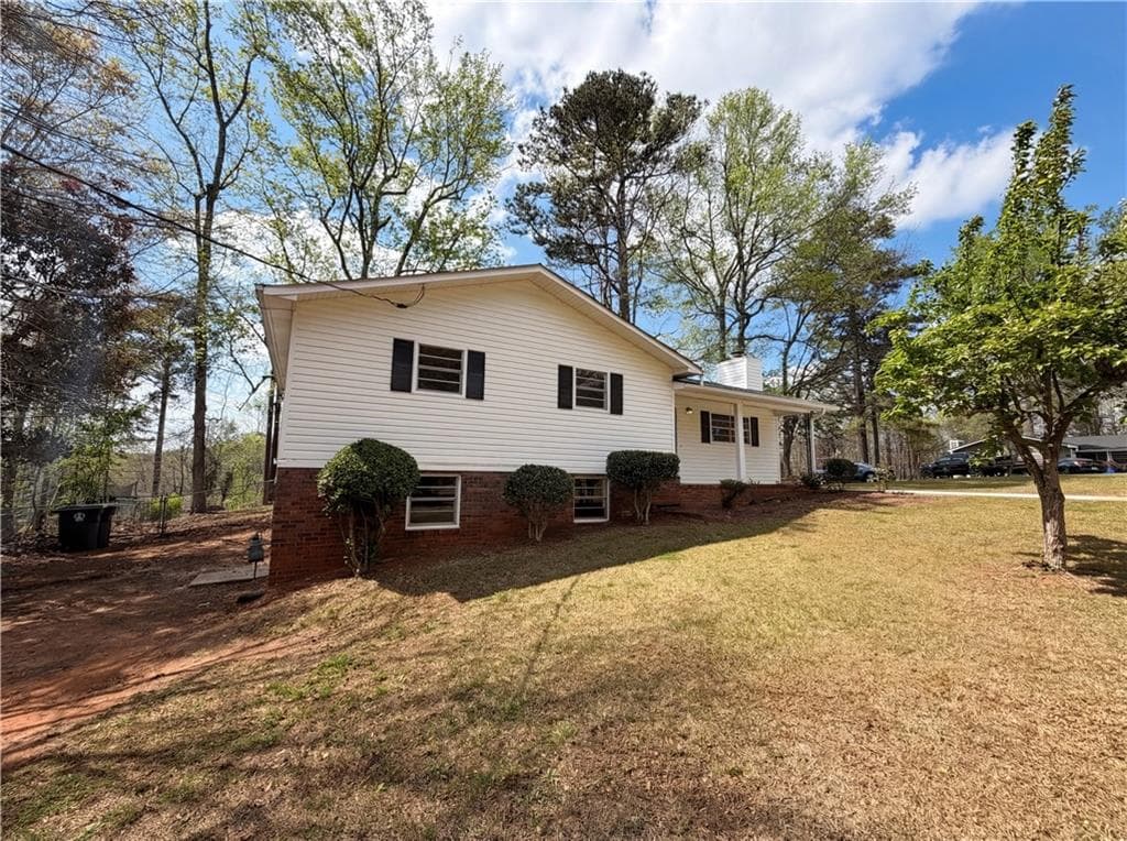3 bedroom, 2 bathroom, 1,884 sq ft single family residence under contract at 2405 Eric Lane, Douglasville, GA 30135 — photo 7