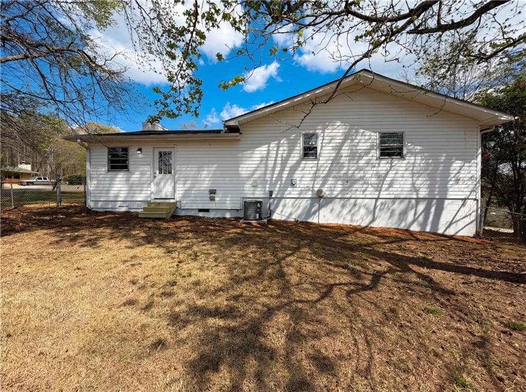 3 bedroom, 2 bathroom, 1,884 sq ft single family residence under contract at 2405 Eric Lane, Douglasville, GA 30135 — photo 9