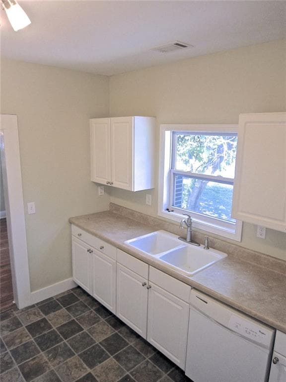 2 bedroom, 2 bathroom, 908 sq ft single family residence for sale at 734 McDonough Boulevard, Atlanta, GA 30315 — photo 5