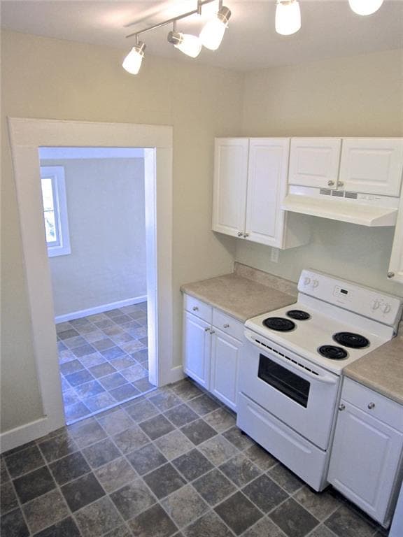 2 bedroom, 2 bathroom, 908 sq ft single family residence for sale at 734 McDonough Boulevard, Atlanta, GA 30315 — photo 6