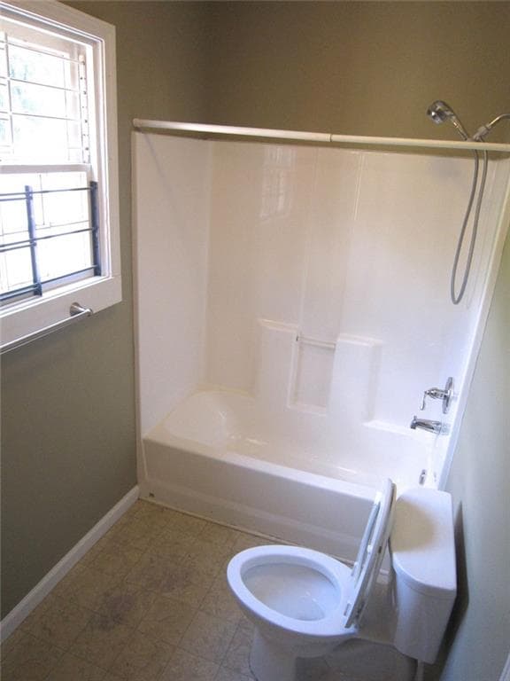 2 bedroom, 2 bathroom, 908 sq ft single family residence for sale at 734 McDonough Boulevard, Atlanta, GA 30315 — photo 10