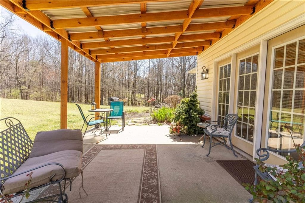 4 bedroom, 4 bathroom, 2,769 sq ft single family residence for sale at 2101 Indian Shoals Road, Loganville, GA 30052 — photo 7