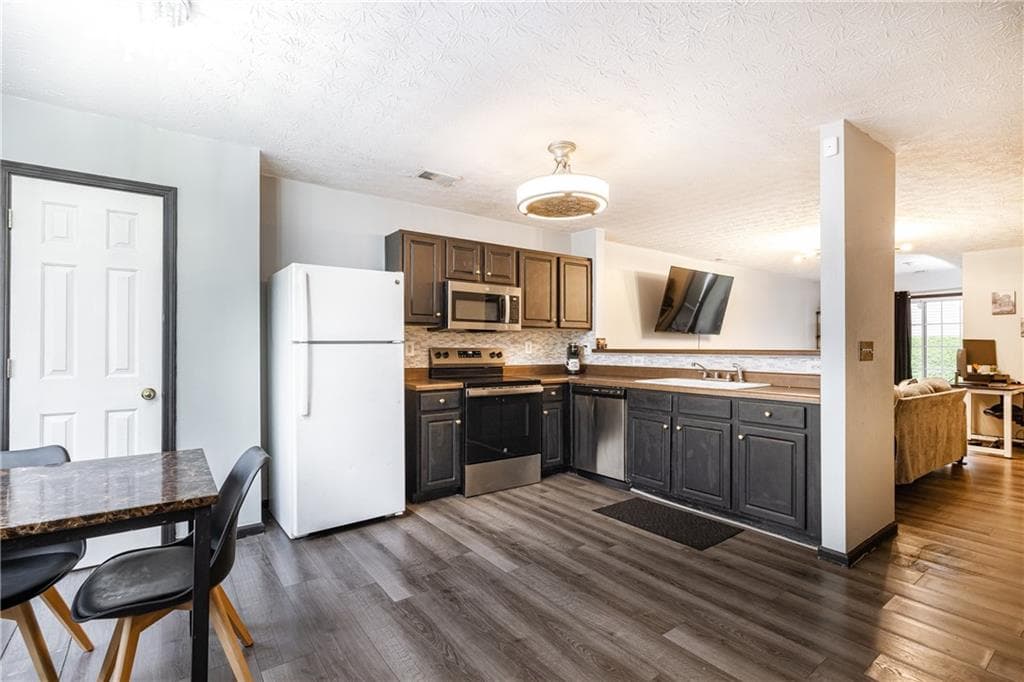 4 bedroom, 3 bathroom, 1,454 sq ft condominium for sale at 6564 Arbor Gate Drive 4, Mableton, GA 30126 — photo 6