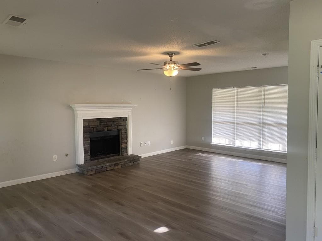 4 bedroom, 3 bathroom, 2,211 sq ft single family residence for sale at 5132 Meadows Lake Drive, Powder Springs, GA 30127 — photo 3
