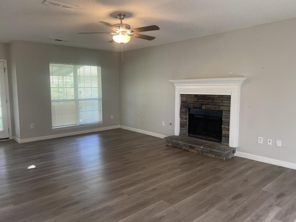4 bedroom, 3 bathroom, 2,211 sq ft single family residence for sale at 5132 Meadows Lake Drive, Powder Springs, GA 30127 — photo 5