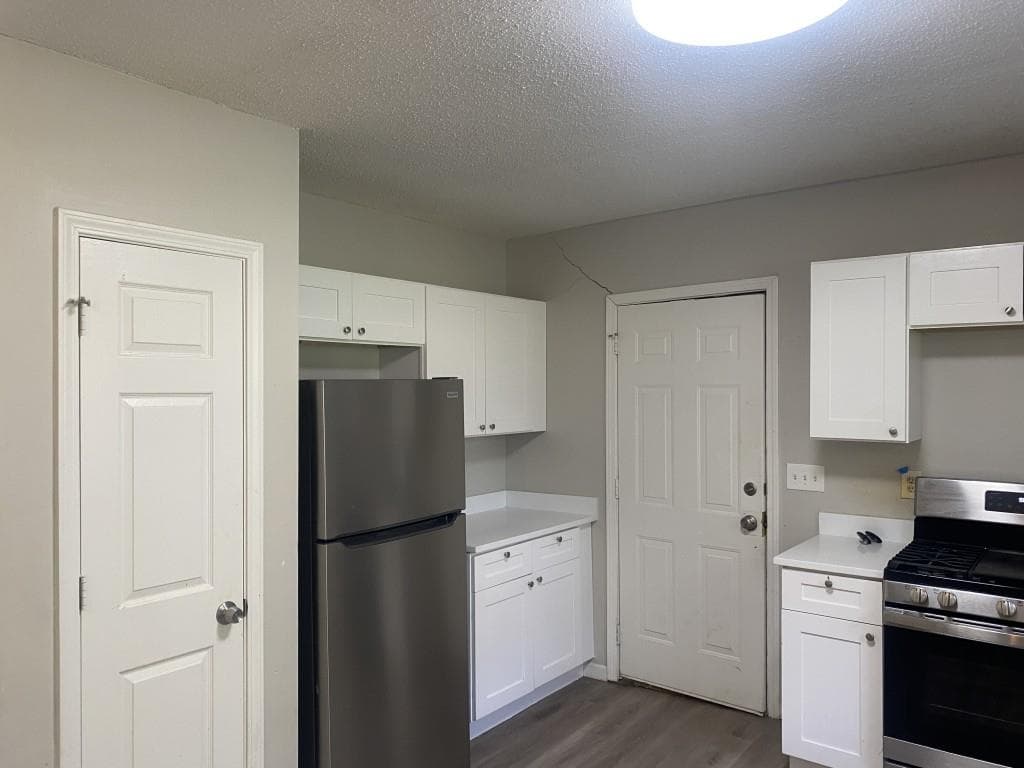 4 bedroom, 3 bathroom, 2,211 sq ft single family residence for sale at 5132 Meadows Lake Drive, Powder Springs, GA 30127 — photo 7