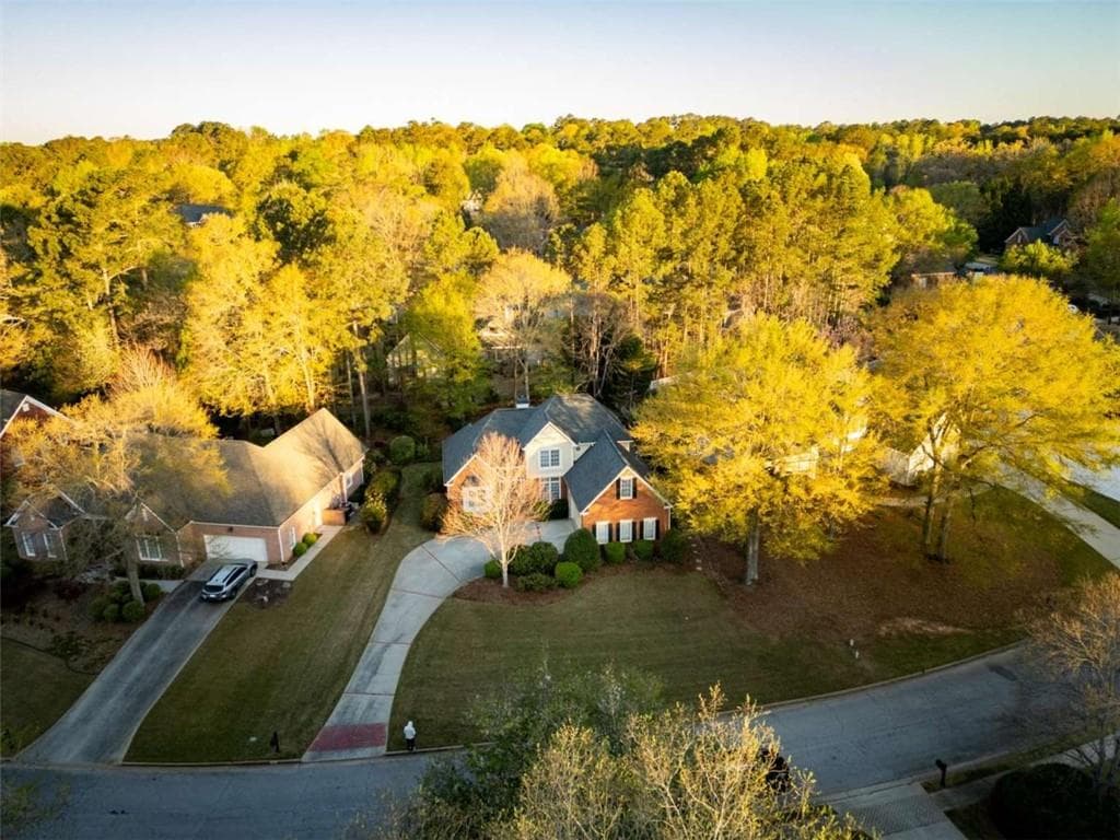 3 bedroom, 3 bathroom, 2,237 sq ft single family residence under contract at 8384 Fairway Drive, Covington, GA 30014 — photo 7