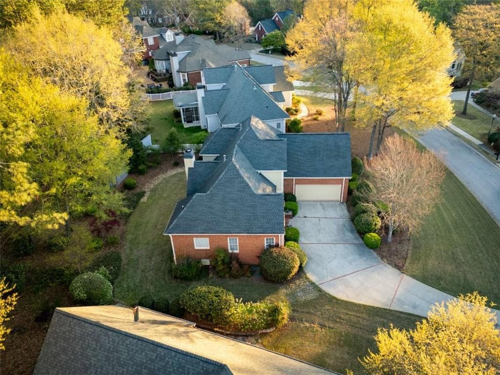 3 bedroom, 3 bathroom, 2,237 sq ft single family residence under contract at 8384 Fairway Drive, Covington, GA 30014 — photo 9