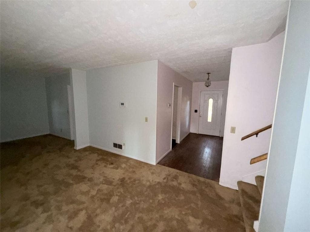 3 bedroom, 3 bathroom, 2,029 sq ft single family residence under contract at 2153 Kings Forest Drive, Conyers, GA 30013 — photo 2