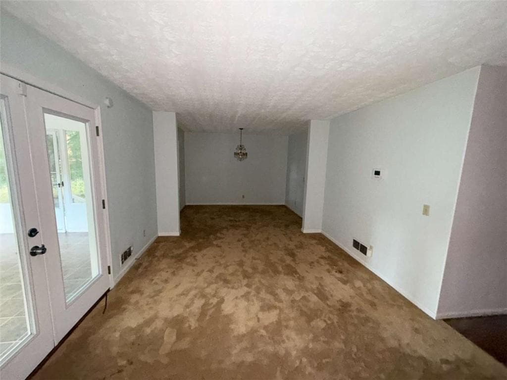 3 bedroom, 3 bathroom, 2,029 sq ft single family residence under contract at 2153 Kings Forest Drive, Conyers, GA 30013 — photo 3