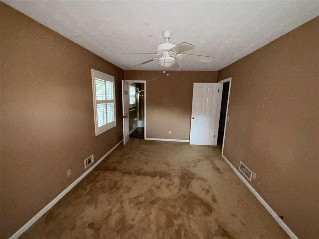 3 bedroom, 3 bathroom, 2,029 sq ft single family residence under contract at 2153 Kings Forest Drive, Conyers, GA 30013 — photo 7