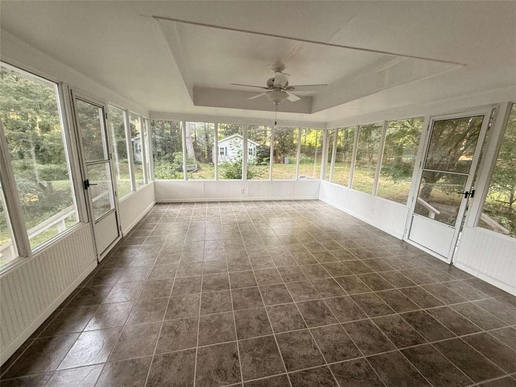 3 bedroom, 3 bathroom, 2,029 sq ft single family residence under contract at 2153 Kings Forest Drive, Conyers, GA 30013 — photo 10