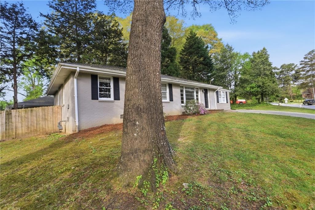 3 bedroom, 2 bathroom, 1,566 sq ft single family residence sold at 2613 Mural Drive, Atlanta, GA 30341