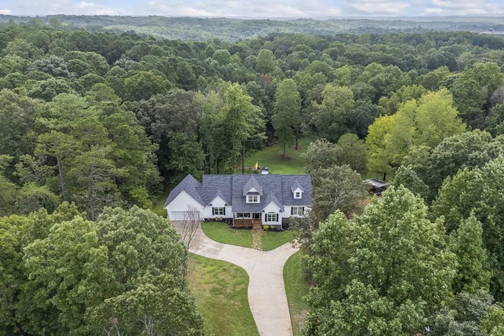 4 bedroom, 3 bathroom single family residence under contract at 31 Haygood Circle, Dawsonville, GA 30534 — photo 4