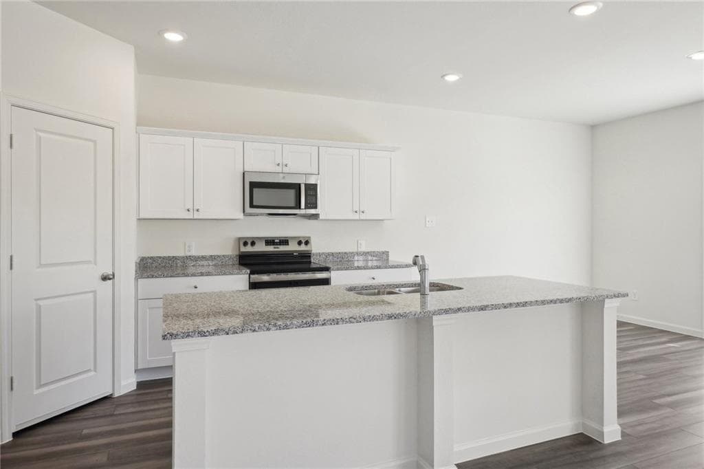 5 bedroom, 5 bathroom, 3,131 sq ft single family residence under contract at 445 Corricella Court, Mcdonough, GA 30253 — photo 9