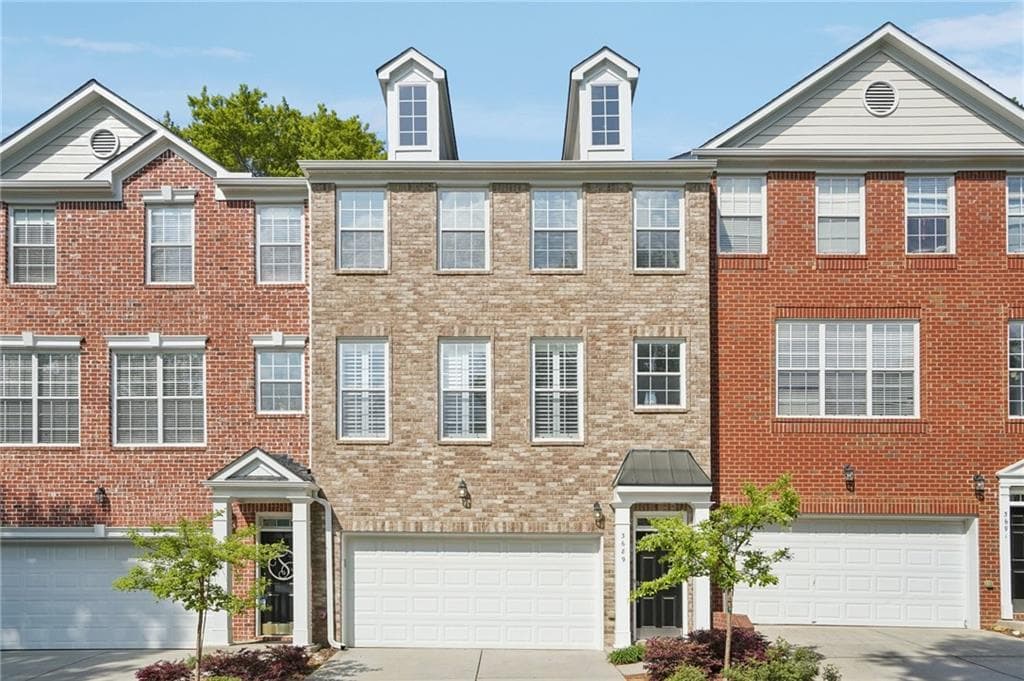 4 bedroom, 4 bathroom, 2,463 sq ft townhouse sold at 3689 Chattahoochee Summit Drive, Atlanta, GA 30339